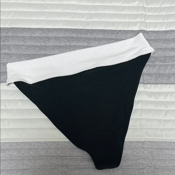 Beach Riot Black and White Bikini - Picture 7 of 7